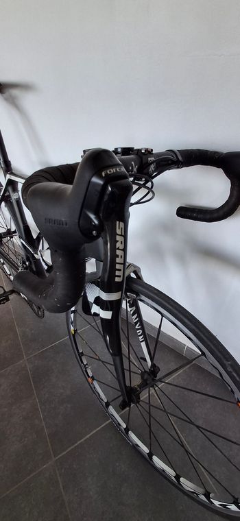 Used Canyon Ultimate Sram Force 2x10 Vitesses 2016 Road & Gravel, Black — image 4 of 9