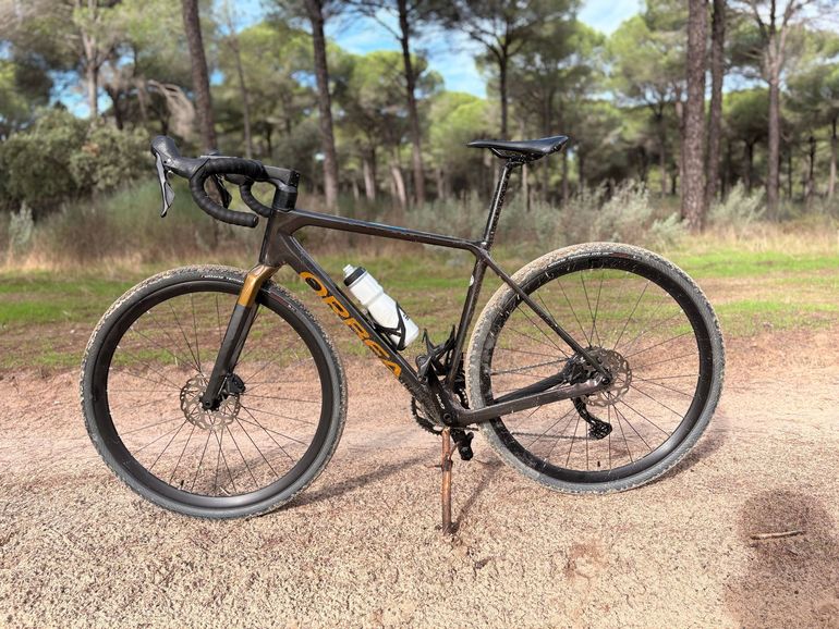 Gebrauchtes Orbea Terra Shimano GRX 2024 Road & Gravel, Schwarz — Bild 1 von 3
