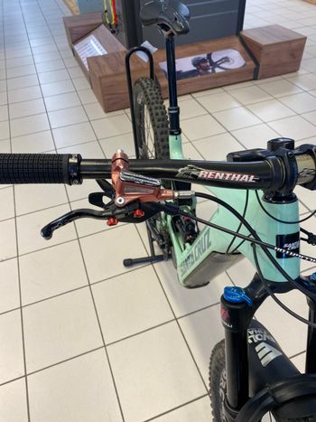 Used Santa Cruz HECKLER XT / Carbon C / 29 2023 2023 Mountainbike, Green, 29 — image 2 of 12