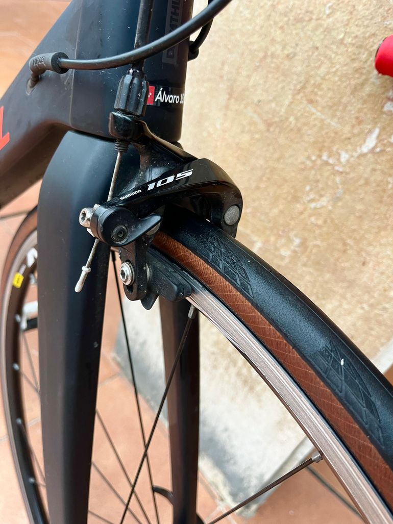 Used Van rysel RCR 900 CF Carbon Road Bike, - 105 2020 2020 Road & Gravel, Light Gray — image 5 of 7