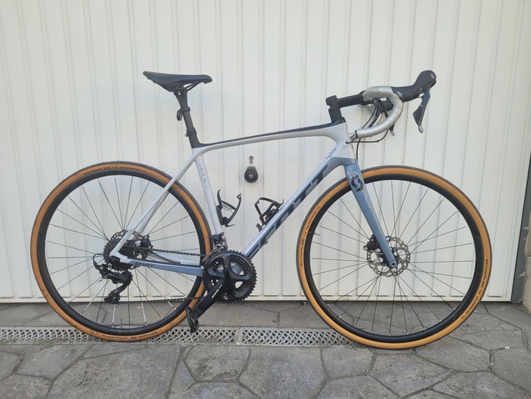 Used Scott Addict 20 disc 2019 2019 Road & Gravel, Light Gray — image 2 of 3