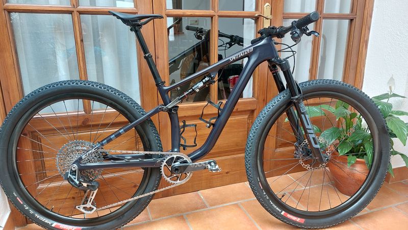 Used Specialized Epic EVO 2023 2023 Mountainbike, Blue — image 1 of 8