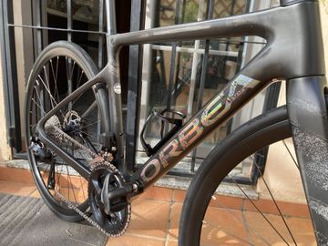 Tweedehands Orbea Orca M30 di2 Custom Shimano 105 Di2 2023 Road & Gravel — afbeelding 5 van 17