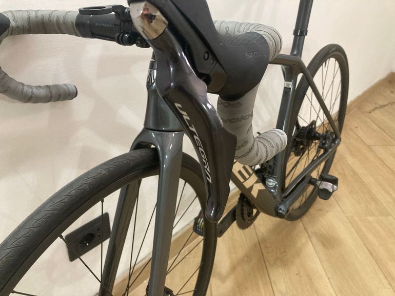 Used Trek Émonda SL 6 Disc Pro 2021 2021 Road & Gravel, Light Gray — image 6 of 9