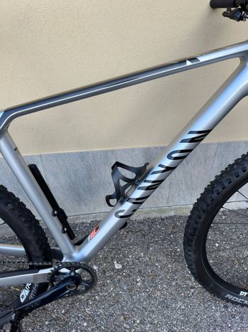Used Canyon Exceed CF 8 2022 2022 Mountainbike, Light Gray — image 4 of 6