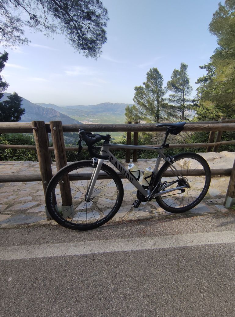 Canyon Ultimate CF SLX 8.0 2018 2018 Road & Gravel usato, Grigio chiaro — immagine 7 di 9
