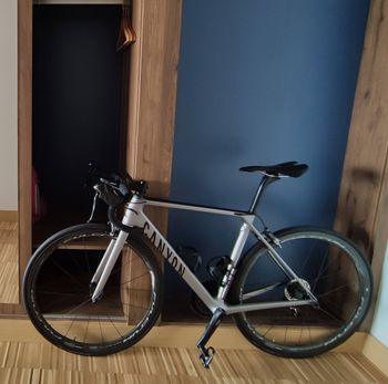 Canyon Ultimate CF SLX 8.0 2018 2018 Road & Gravel usato, Grigio chiaro — immagine 8 di 9