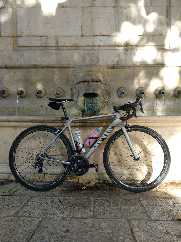 Canyon Ultimate CF SLX 8.0 2018 2018 Road & Gravel usato, Grigio chiaro — immagine 6 di 9