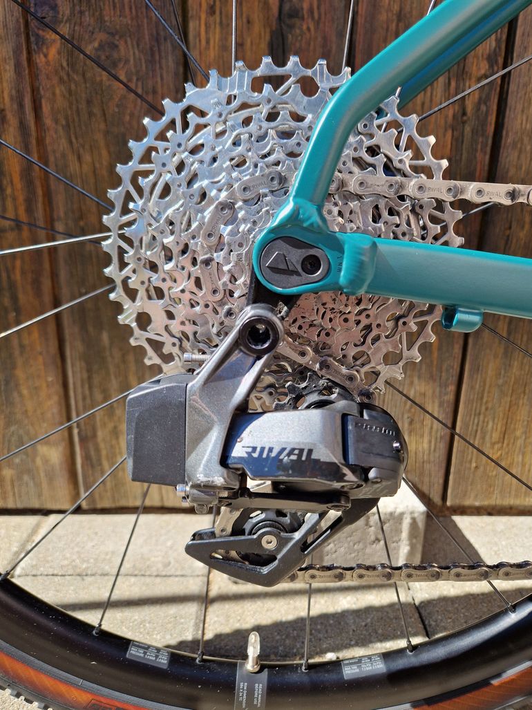Używany Canyon Grail 7 eTap 2022 2022 Road & Gravel — zdjęcie 4 z 21
