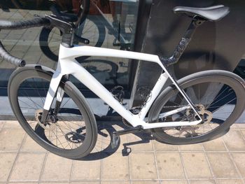 Used Trek Madone SL 6 Gen 8 2026 2026 Road & Gravel, White — image 6 of 6