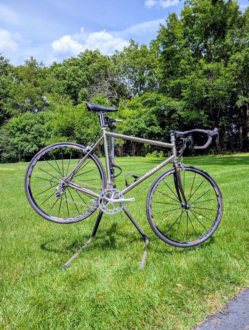 Used Merlin Extralight Custom 2000 Road & Gravel
