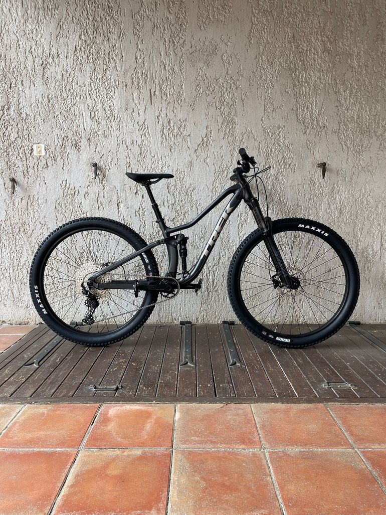 Used Trek Fuel EX 5 Gen 5 2023 2023 Mountainbike, Light Gray, 27.5, 29 — image 1 of 3