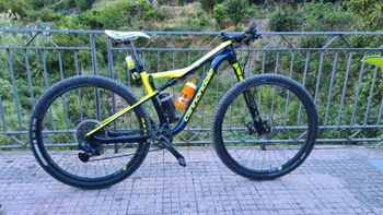 Używany Cannondale Scalpel Si Carbon 2 2019 2019 Mountainbike — zdjęcie 3 z 5