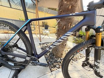 Used Canyon Exceed CF SLX 2023 2023 Mountainbike, Blue, 29 — image 2 of 14