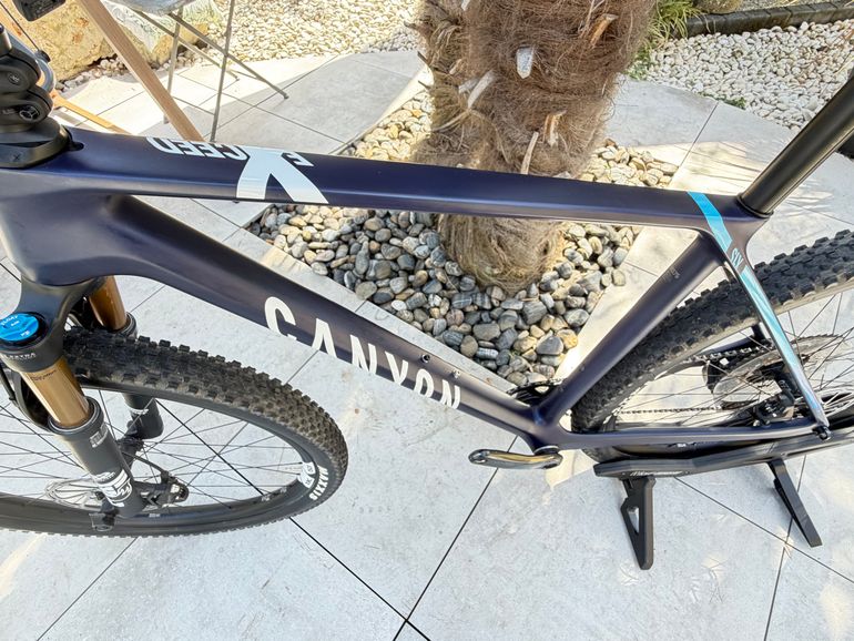 Used Canyon Exceed CF SLX 2023 2023 Mountainbike, Blue, 29 — image 10 of 14