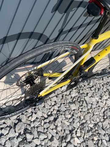 Cannondale Synapse Carbon 2 LE 2023 2023 Road & Gravel usato, Bianco — immagine 5 di 7