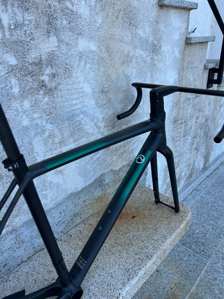 Officine Mattio Custom Frameset 2026 Road & Gravel de segunda mano, Negro — imagen 1 de 8