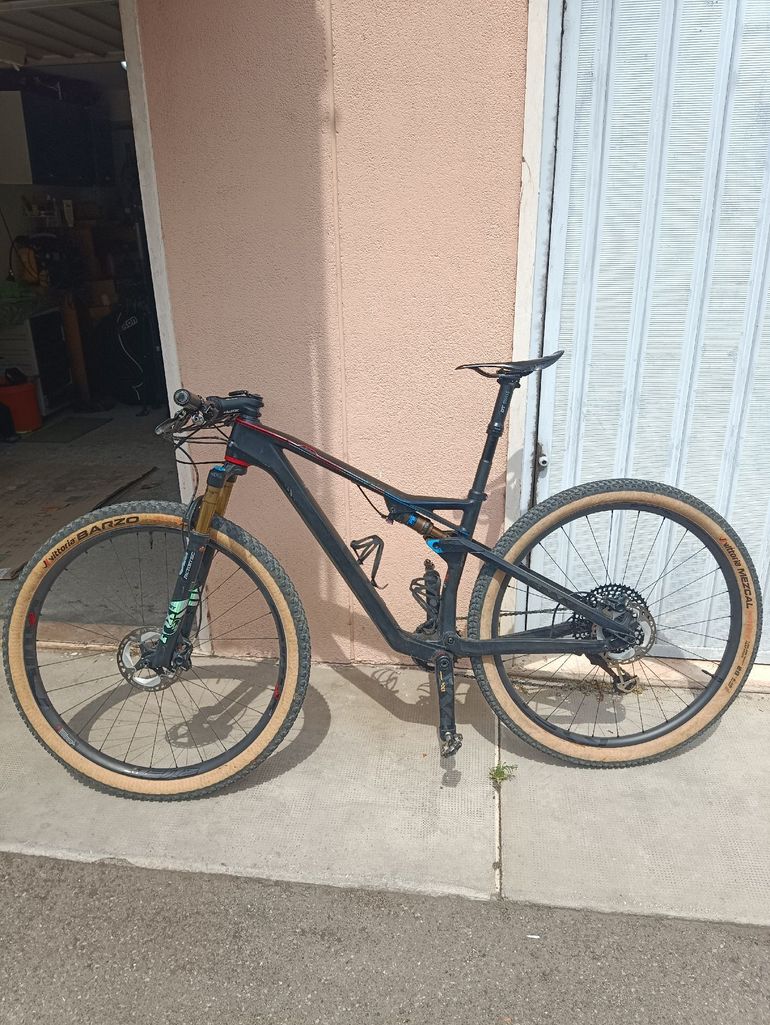 Used CUBE AMS 100 C:68 SLT 29 2020 2020 Mountainbike, Black — image 2 of 9