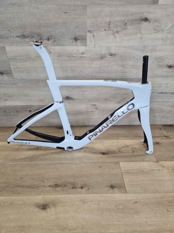 Käytetty Pinarello FRAME PINARELLO DOGMA F WHITE Frameset 2026 Road & Gravel