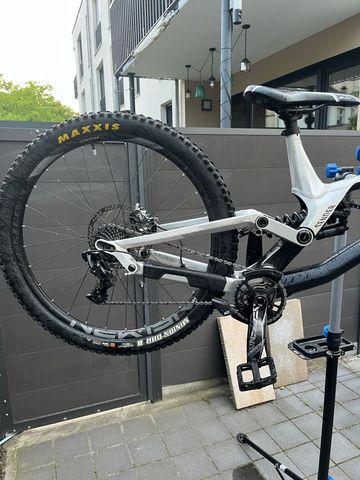 Used Canyon Sender 5 2021 2021 Mountainbike, Black, 27.5 — image 3 of 6