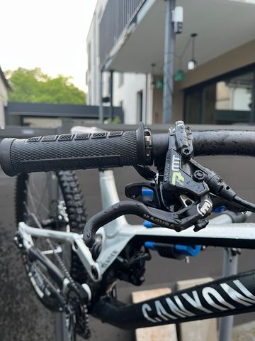 Used Canyon Sender 5 2021 2021 Mountainbike, Black, 27.5 — image 4 of 6