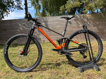 Brugt Mondraker F-PODIUM CARBON 2023 2023 Mountainbike — billede 2 af 8