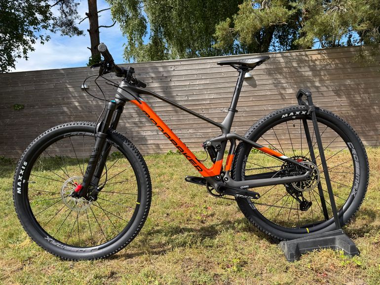 Used Mondraker F-PODIUM CARBON 2023 2023 Mountainbike, Black, 29 — image 2 of 8