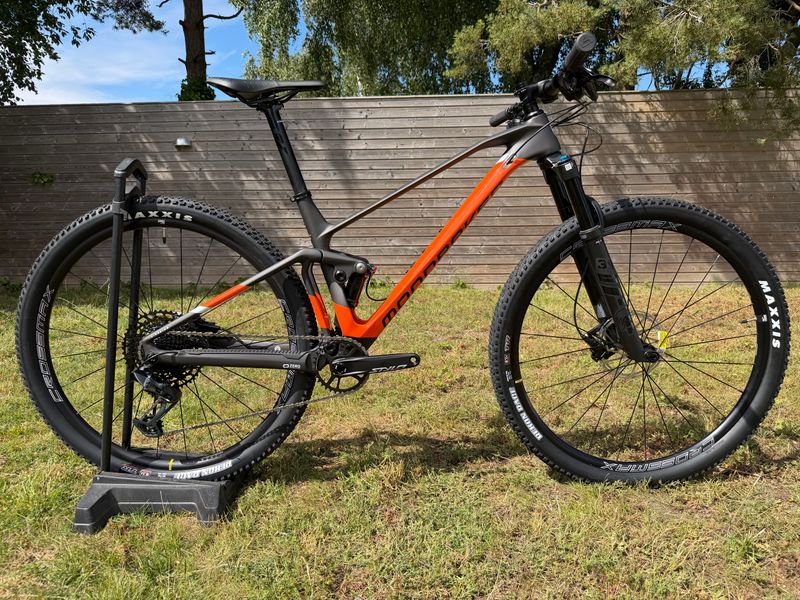 Used Mondraker F-PODIUM CARBON 2023 2023 MTB