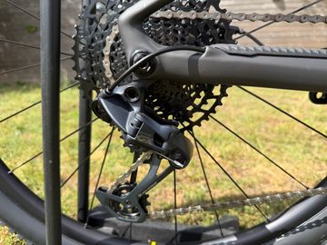 Brugt Mondraker F-PODIUM CARBON 2023 2023 Mountainbike — billede 7 af 8