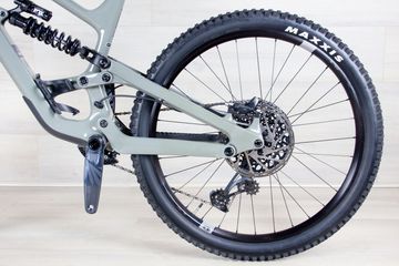 Used YT Capra 2023 Mountainbike, Light Gray — image 11 of 16