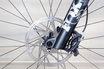 Used YT Capra 2023 Mountainbike, Light Gray — image 15 of 16