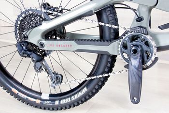 Used YT Capra 2023 Mountainbike, Light Gray — image 7 of 16
