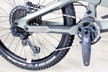 Used YT Capra 2023 Mountainbike, Light Gray — image 7 of 16