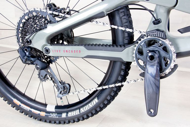 Used YT Capra 2023 Mountainbike, Light Gray — image 7 of 16