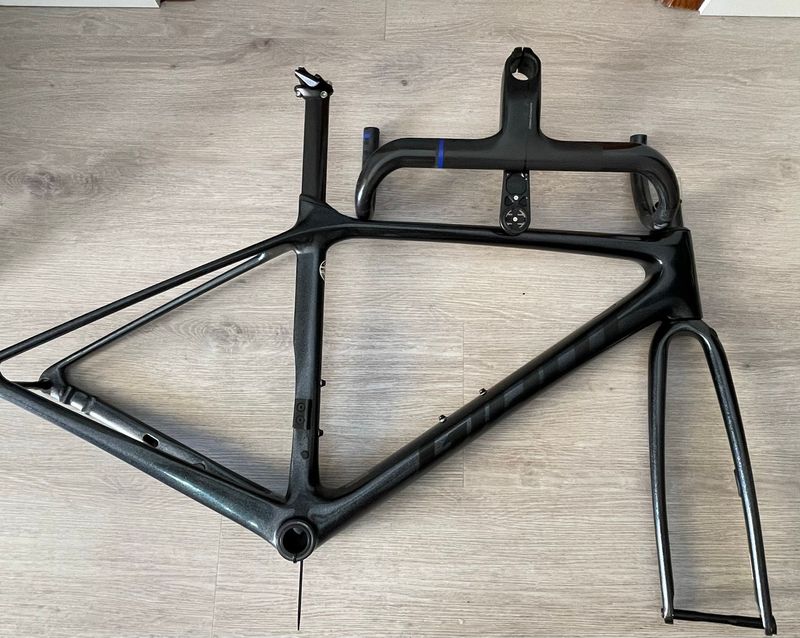 Used Giant TCR Advanced Pro, Disc Frameset 2022 Frameset 2022 Road & Gravel, Black — image 1 of 6