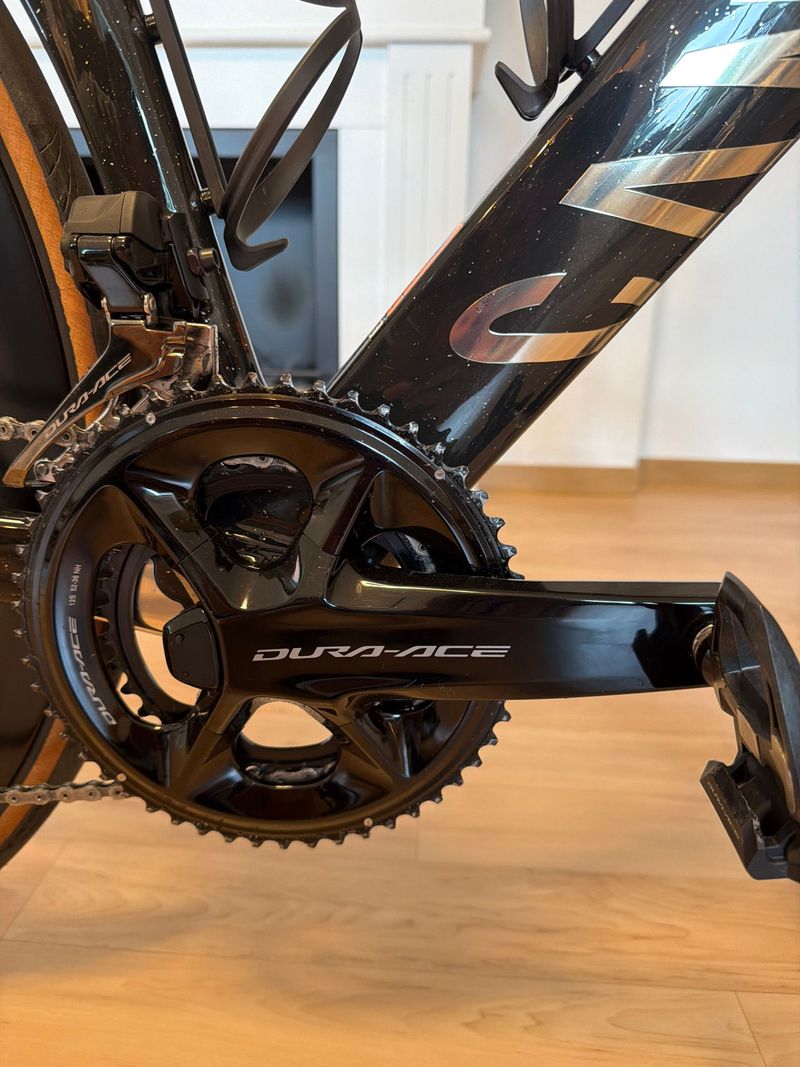Canyon Aeroad CFR Di2 2025 2025 Road & Gravel d'occasion — image 7 sur 14