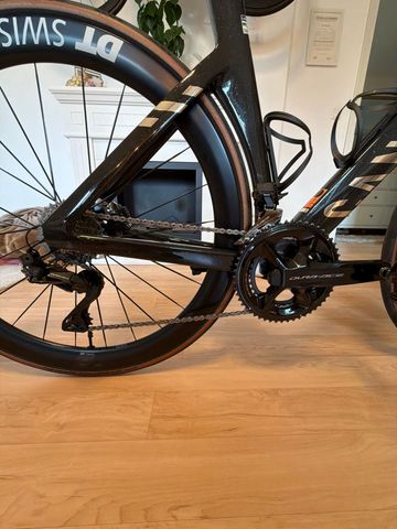 Canyon Aeroad CFR Di2 2025 2025 Road & Gravel d'occasion — image 3 sur 14