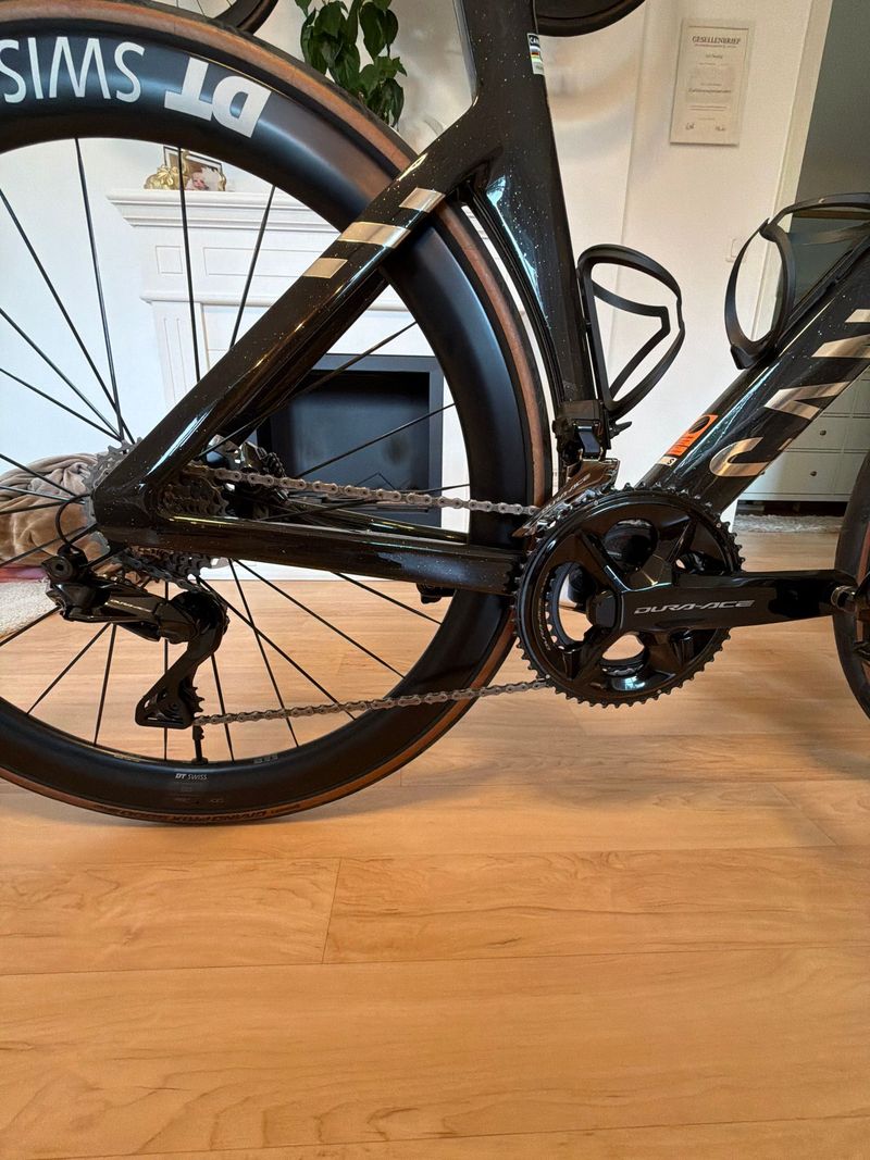 Canyon Aeroad CFR Di2 2025 2025 Road & Gravel d'occasion — image 3 sur 14