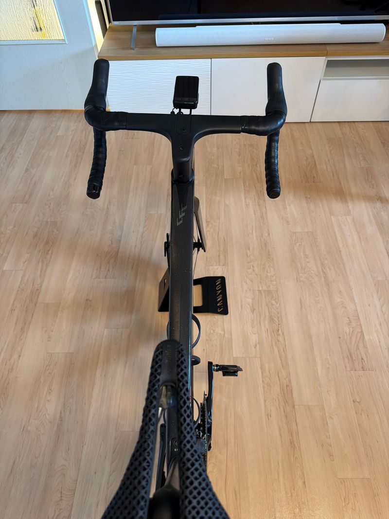Canyon Aeroad CFR Di2 2025 2025 Road & Gravel d'occasion — image 4 sur 14