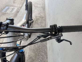 Used Orbea OIZ H10 TR 2023 Mountainbike, Light Gray — image 12 of 13
