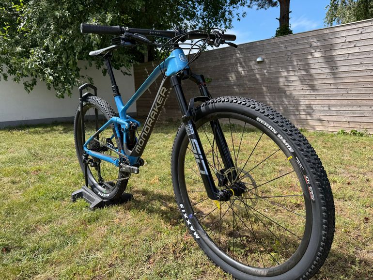 Used Mondraker F-PODIUM CARBON DC R 2023 2023 Mountainbike, Blue, 29 — image 3 of 9