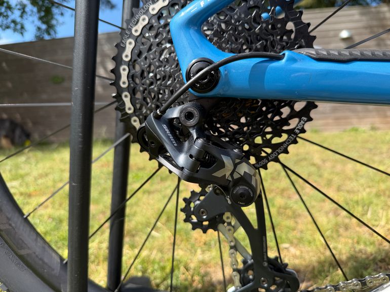 Used Mondraker F-PODIUM CARBON DC R 2023 2023 Mountainbike, Blue, 29 — image 8 of 9