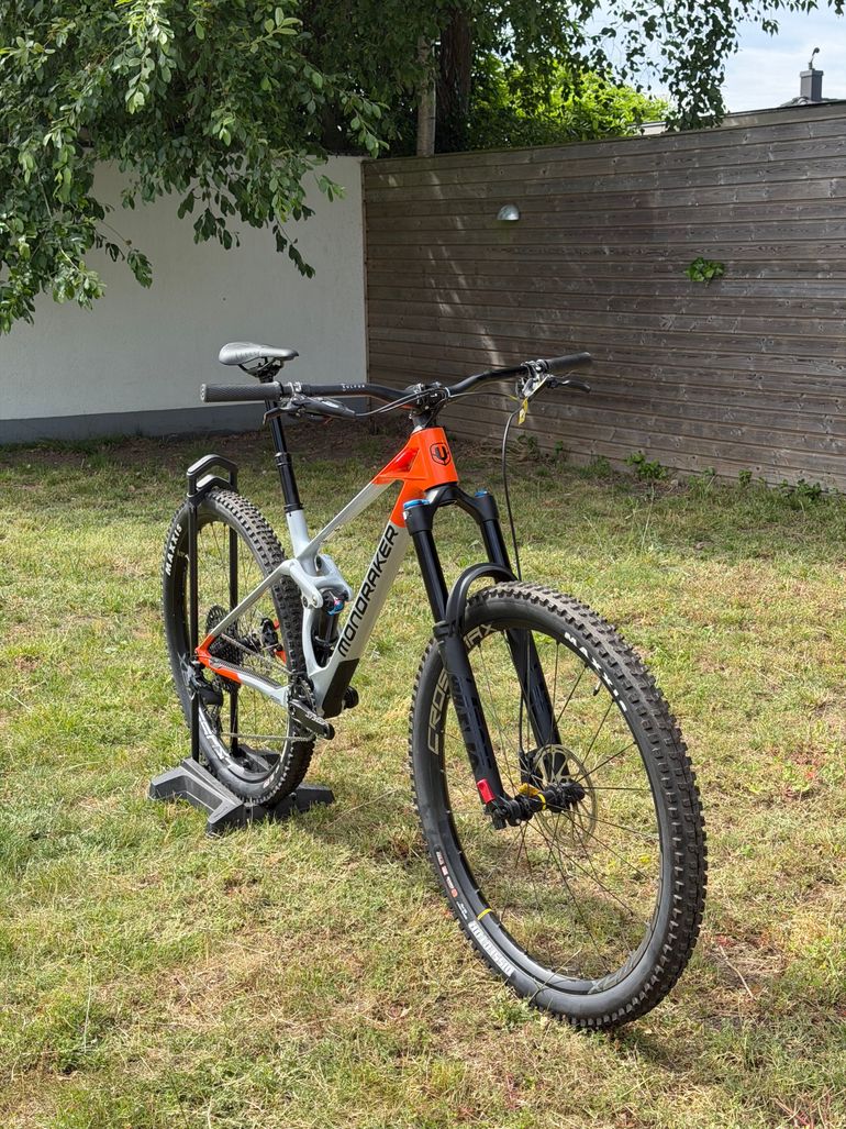 Used Mondraker RAZE CARBON R 2023 2023 Mountainbike, Light Gray, 29 — image 5 of 6