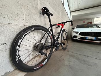Used Trek Émonda SL 6 Disc 2022 2022 Road & Gravel, Black — image 5 of 7