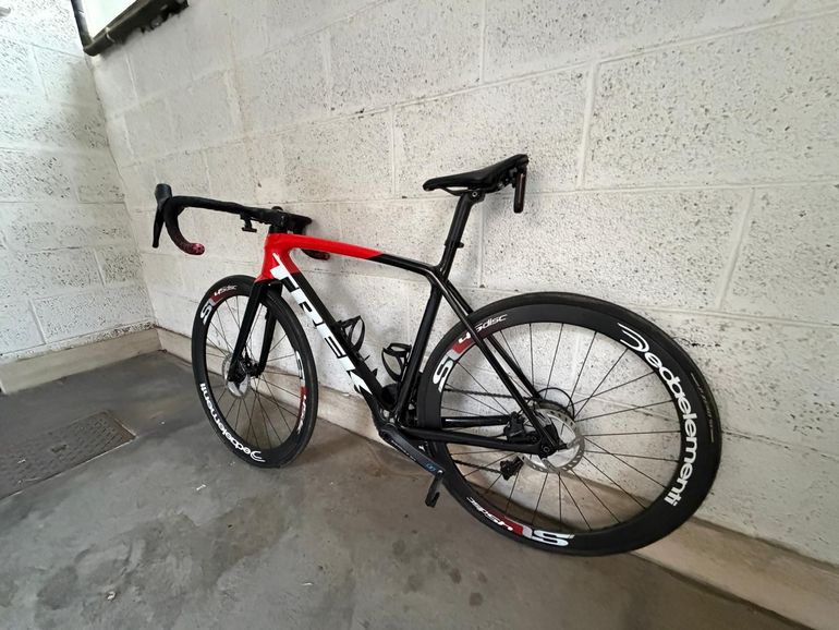 Used Trek Émonda SL 6 Disc 2022 2022 Road & Gravel, Black — image 6 of 7