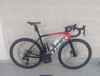Used Trek Émonda SL 6 Pro Di2 2023 2023 Road & Gravel, Red — image 5 of 6