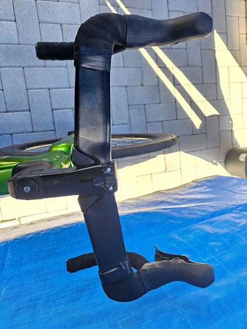 Used Specialized Tarmac Shimano Ultegra 2024 Road & Gravel, Green — image 10 of 17