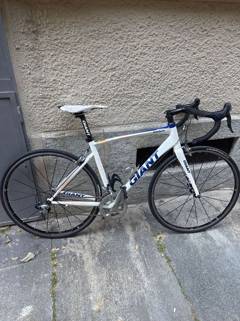 Giant Defy Shimano Ultegra 2013 Road & Gravel de segunda mano, Blanco — imagen 2 de 13