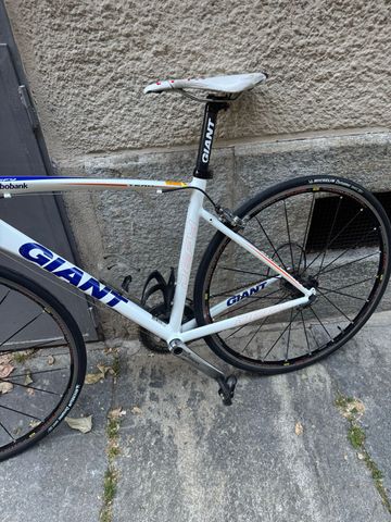 Used Giant Defy Shimano Ultegra 2013 Road & Gravel, White — image 12 of 13