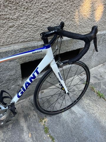 Used Giant Defy Shimano Ultegra 2013 Road & Gravel, White — image 5 of 13